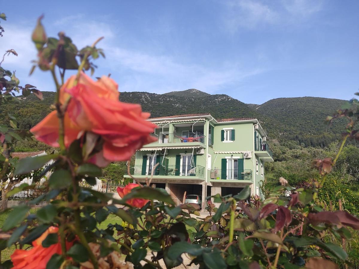 Rosegarden Villa Sami  Buitenkant foto